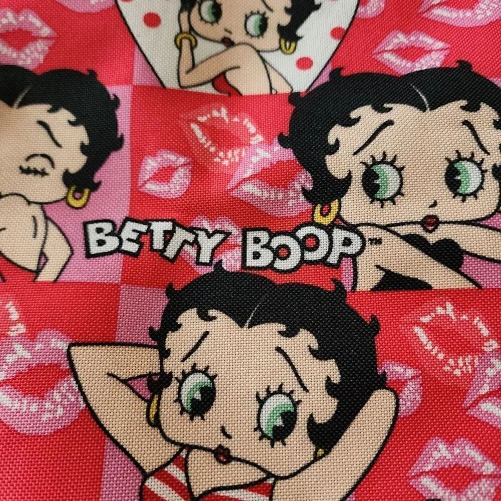 Betty Boop Magnetic Closure Tote Bag - Picture 2 of 6